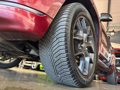 Used 2019 Jeep Grand Cherokee Limited X image 36