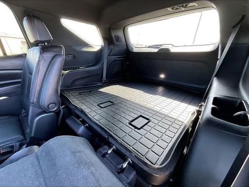 Used 2024 Chevrolet Traverse Z71 image 17