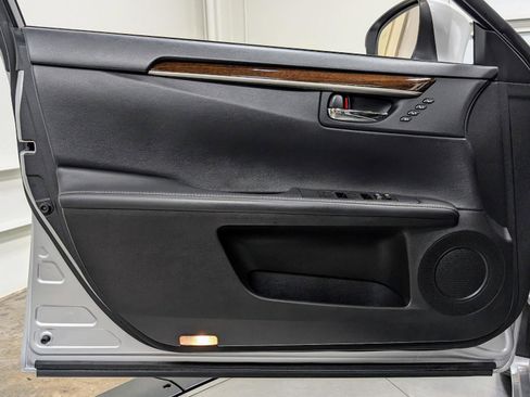 Used 2015 Lexus ES 350 FWD image 12