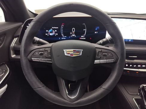 Used 2025 Cadillac XT4 Sport FWD image 13