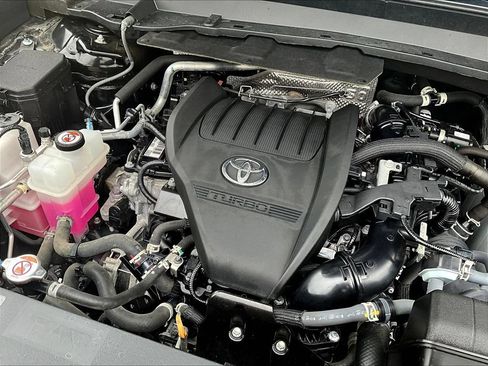 Used 2024 Toyota Grand Highlander AWD image 33