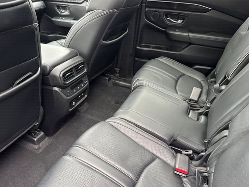 Used 2023 Honda Pilot Elite image 27