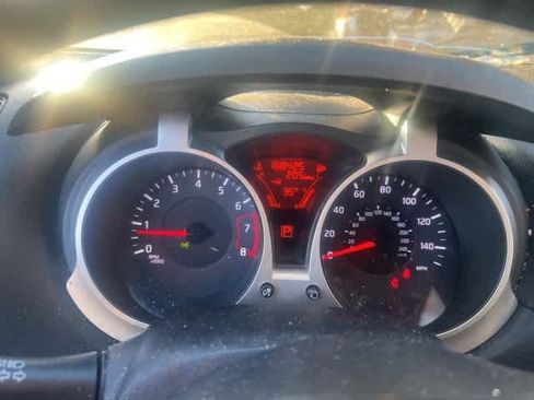 Used 2014 Nissan Juke SL image 2