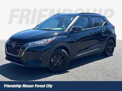 Used 2023 Nissan Kicks SR w/ SR Premium Package FWD image 1