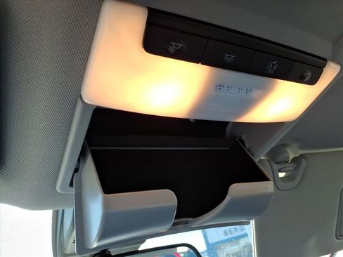 Used 2024 Nissan Altima 2.5 SV image 19