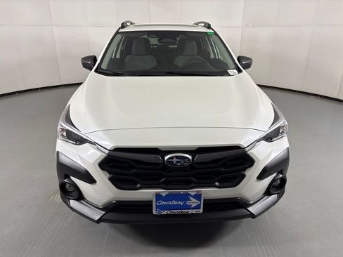 Used 2025 Subaru Crosstrek 2.5i Premium AWD/4WD image 3
