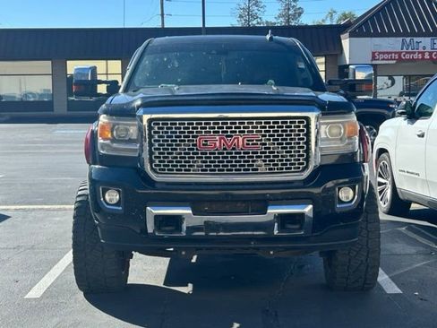 Used 2015 GMC Sierra 2500 Denali w/ Duramax Plus Package image 9