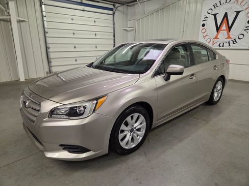 Used 2017 Subaru Legacy 2.5i Premium w/ Moonroof Package AWD/4WD image 2