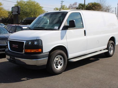 Used 2023 GMC Savana 2500 w/ Driver Convenience Package RWD image 4