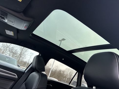 Used 2021 Volkswagen Atlas Cross Sport SEL R-Line image 23