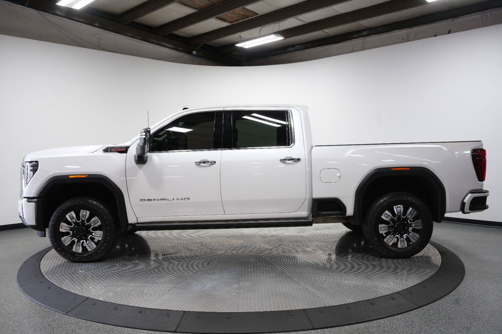 Certified 2024 GMC Sierra 2500 Denali w/ Denali Reserve Package AWD/4WD image 8
