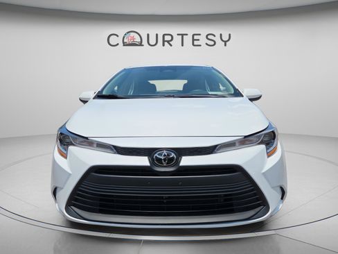 Certified 2024 Toyota Corolla LE FWD image 8