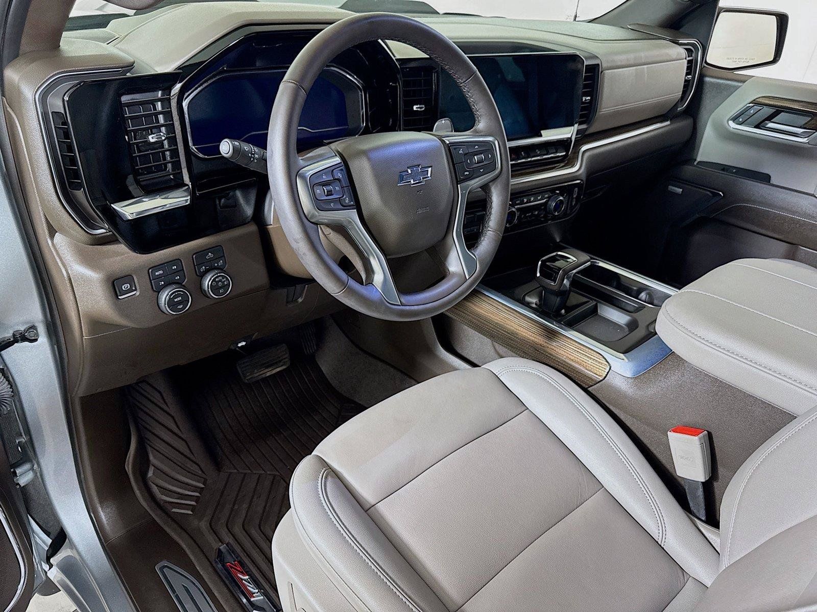 Used 2024 Chevrolet Silverado 1500 LT Trail Boss w/ Convenience Package II AWD/4WD image 7