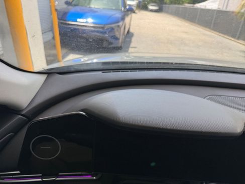 Used 2025 Hyundai Elantra SEL FWD image 34