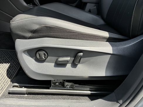 Used 2023 Volkswagen Tiguan SE FWD image 25