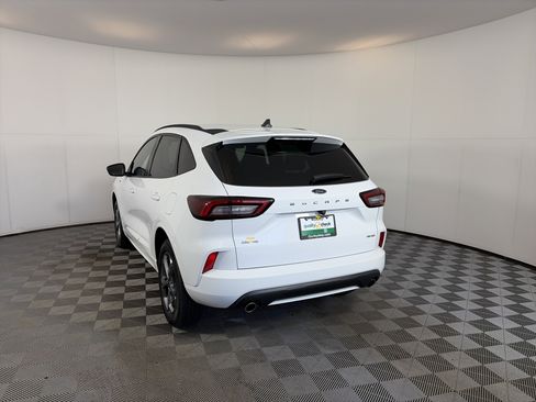 Used 2023 Ford Escape ST-Line image 8