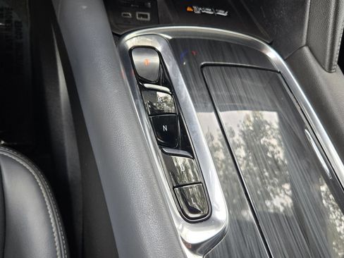 Certified 2024 Buick Enclave Essence w/ Sport Touring Edition FWD image 18