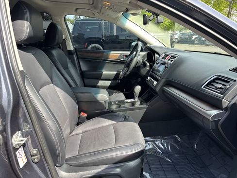 Used 2017 Subaru Outback 2.5i Limited AWD/4WD image 5