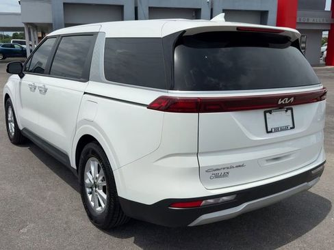 Used 2022 Kia Carnival LX FWD image 5