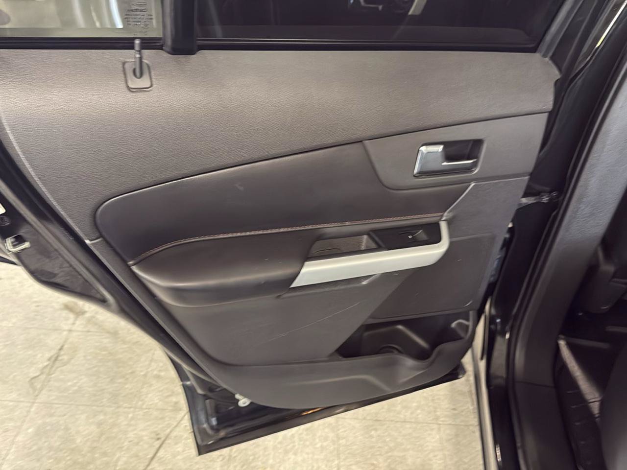 Used 2013 Ford Edge SEL FWD image 37