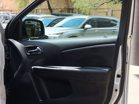 Used 2020 Dodge Journey SE image 34