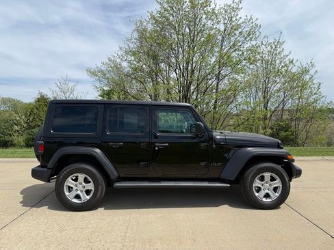 Used 2023 Jeep Wrangler Unlimited Sport AWD/4WD image 2