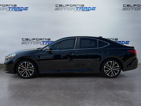 Used 2025 Toyota Camry XLE FWD image 8