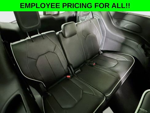 New 2026 Chrysler Pacifica Limited w/ Uconnect Theater Family Group image 32