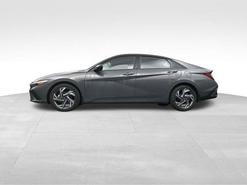 Used 2025 Hyundai Elantra Sport FWD image 33