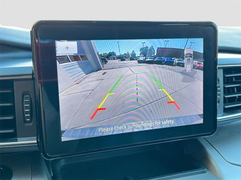 Used 2022 Ford Explorer XLT w/ Equipment Group 202A image 13