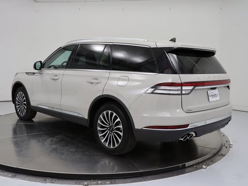 Used 2022 Lincoln Aviator Reserve image 3