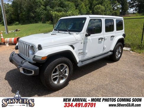 Used 2021 Jeep Wrangler Unlimited Sahara AWD/4WD image 4