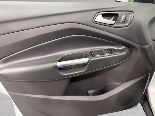 Used 2018 Ford Escape SE FWD image 9