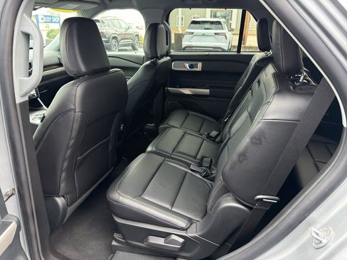 Used 2023 Ford Explorer Limited image 10