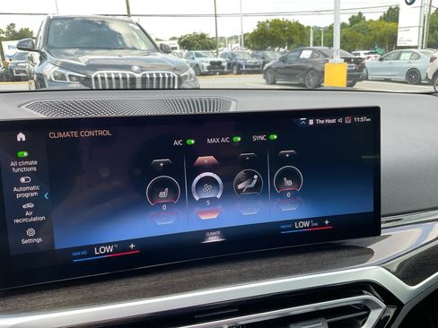 Used 2024 BMW 330i Sedan w/ M Sport Package RWD image 33
