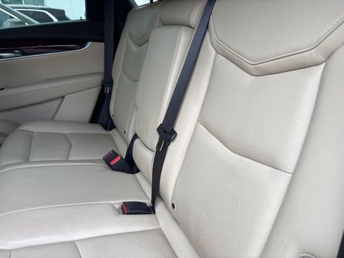 Used 2017 Cadillac XT5 Premium Luxury AWD/4WD image 7