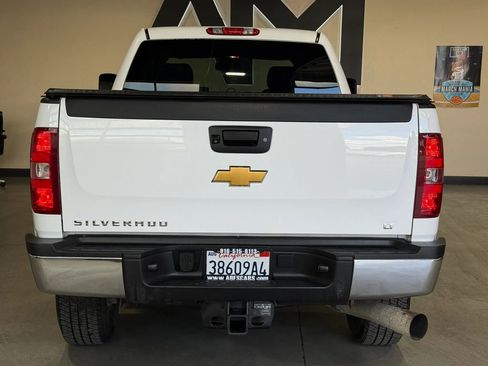 Used 2014 Chevrolet Silverado 2500 LT w/ Interior Plus Package AWD/4WD image 5