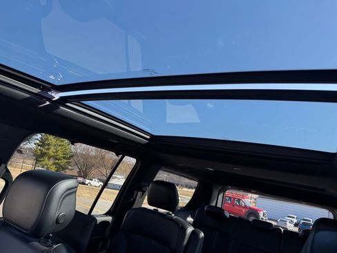 Used 2022 Jeep Wagoneer Series III w/ Premium Group I image 37