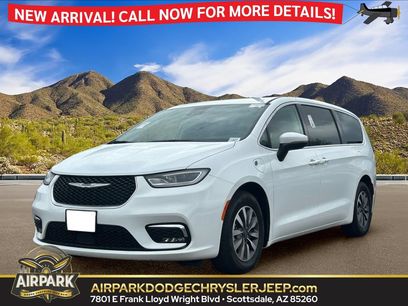 Used 2023 Chrysler Pacifica Touring-L
