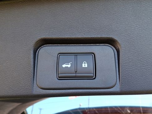 Used 2026 Nissan Rogue SV w/ SV Premium Package image 31