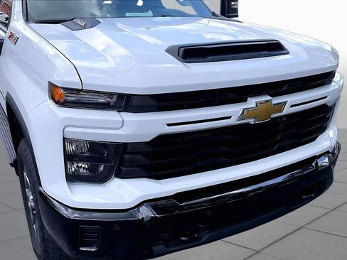 Used 2025 Chevrolet Silverado 2500 Custom w/ Custom Value Package AWD/4WD image 29