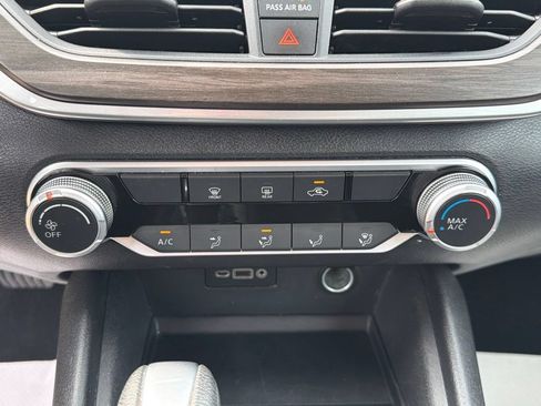 Used 2025 Nissan Altima 2.5 SV AWD/4WD image 18