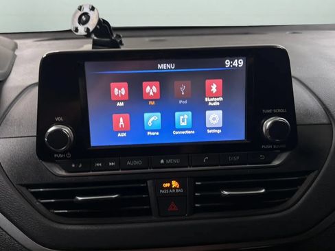 Used 2024 Nissan Altima 2.5 S FWD image 13