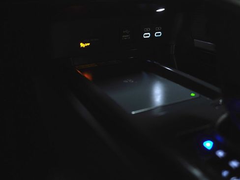 Certified 2025 Toyota Camry SE image 19