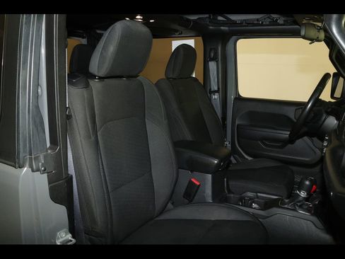 Used 2022 Jeep Wrangler Sport AWD/4WD image 25