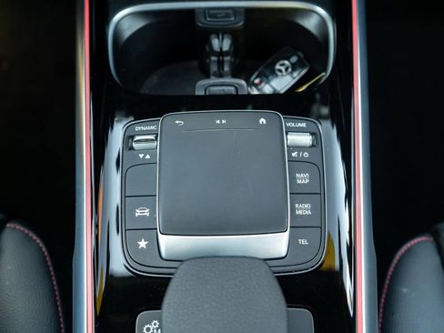 Used 2023 Mercedes-Benz GLB 35 AMG 4MATIC image 26