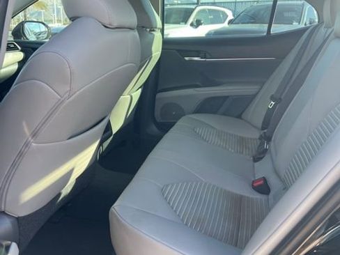Used 2019 Toyota Camry SE w/ Carpet Mat Package image 19