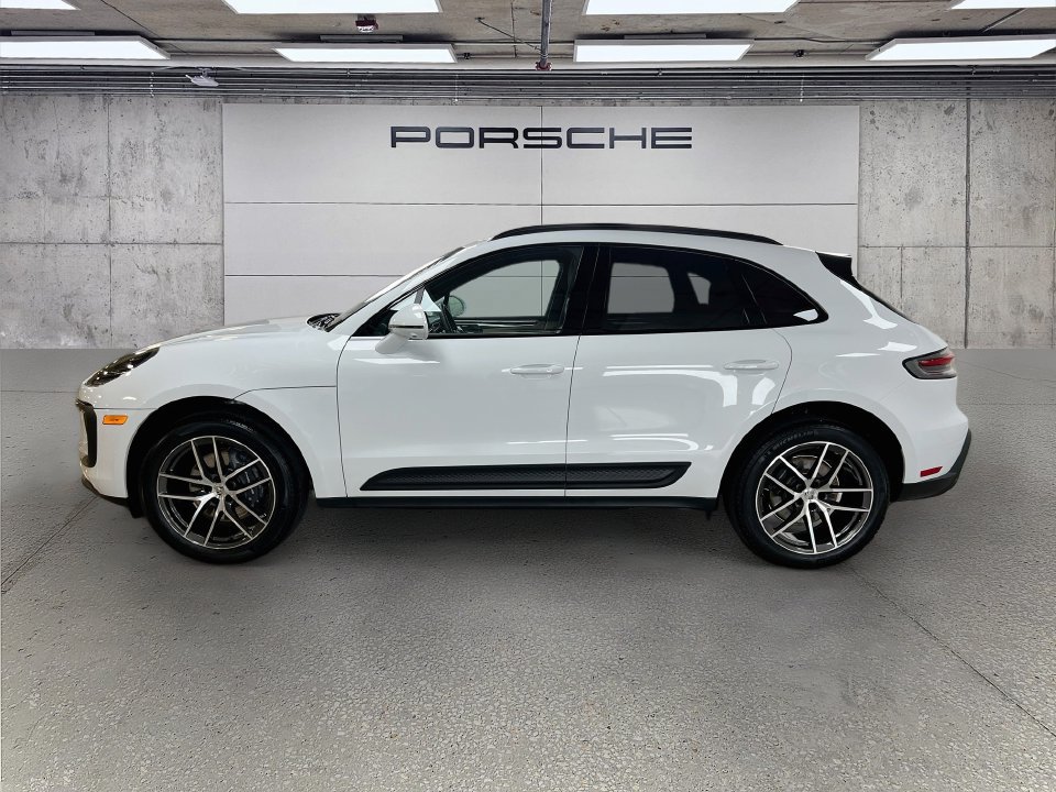 Certified 2026 Porsche Macan AWD/4WD image 2