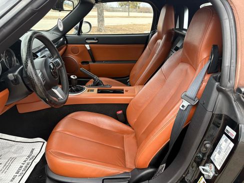 Used 2006 MAZDA MX-5 Miata Grand Touring w/ Premium Pkg image 30