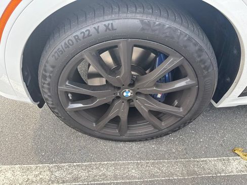 Used 2023 BMW X7 xDrive40i w/ Executive Package AWD/4WD image 2